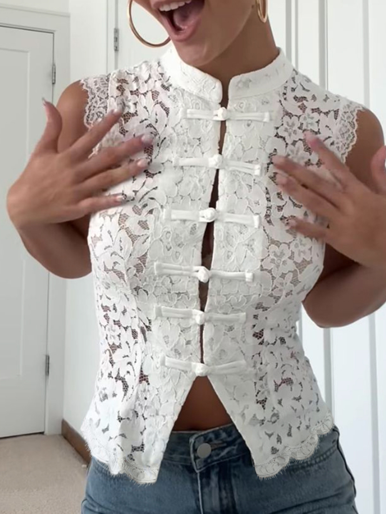 Women's Chinoiserie Lace Sleeveless Top