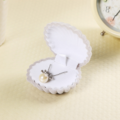 Shell-Shaped Velvet Jewelry Box