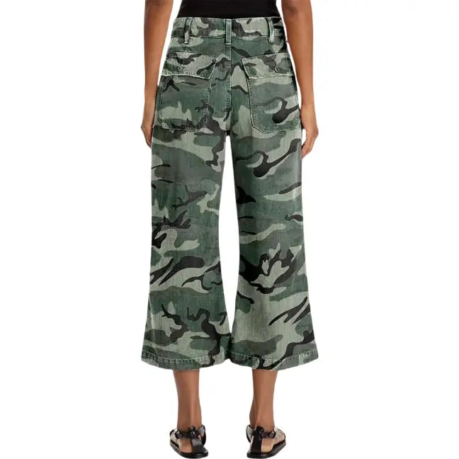 Women's stretch camouflage print mid-rise straight leg capri pants (no belt)