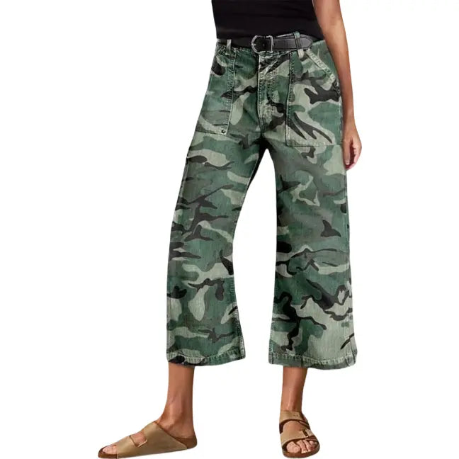Women's stretch camouflage print mid-rise straight leg capri pants (no belt)