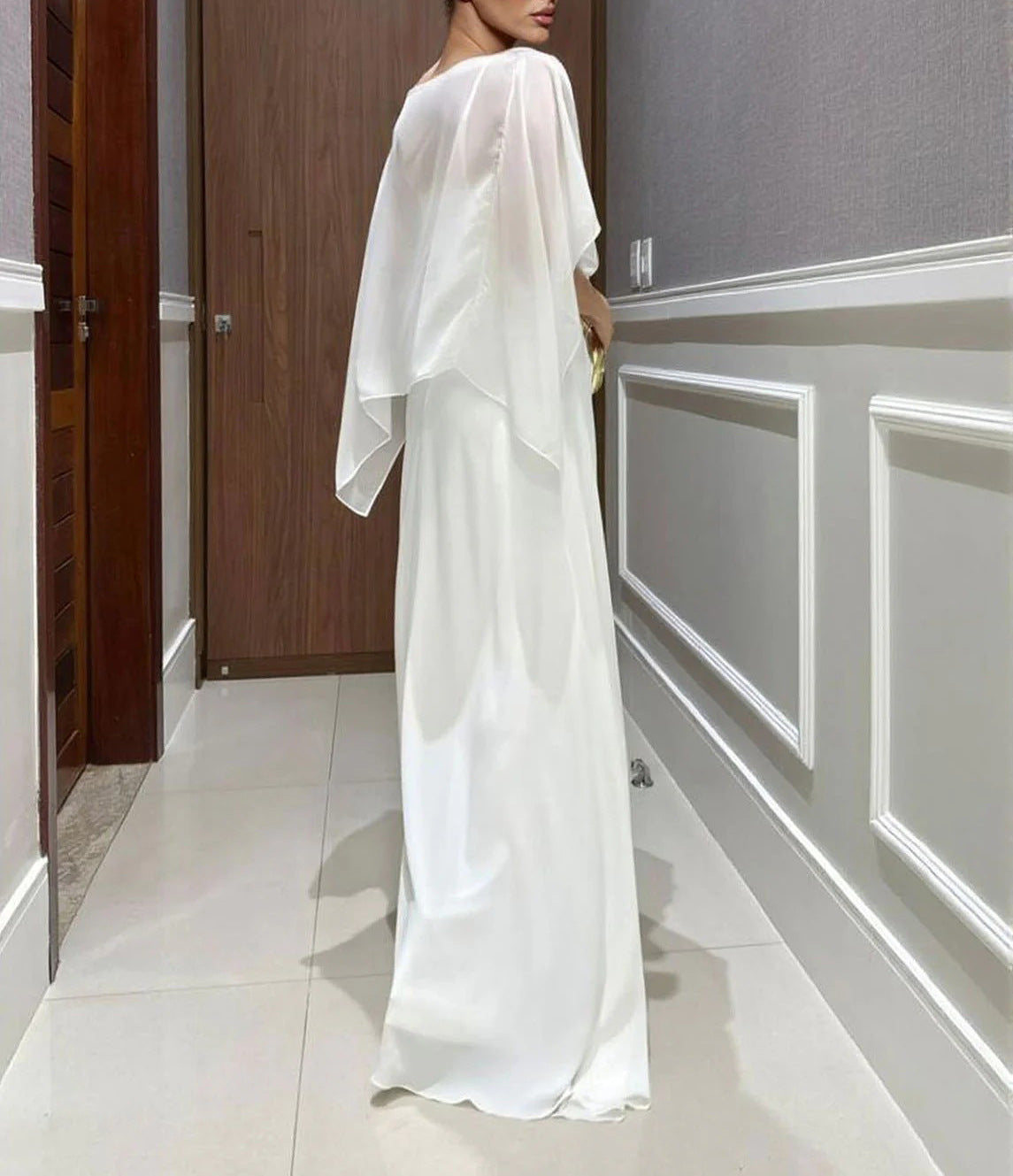 Simple and stylish three-piece set with slits
