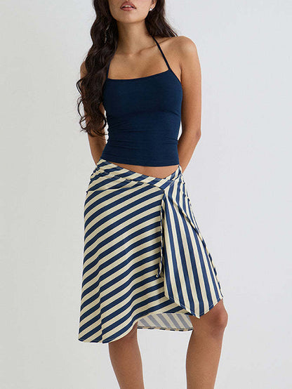 Irregular hemline, slimming, hip-concealing mid-length A-line skirt
