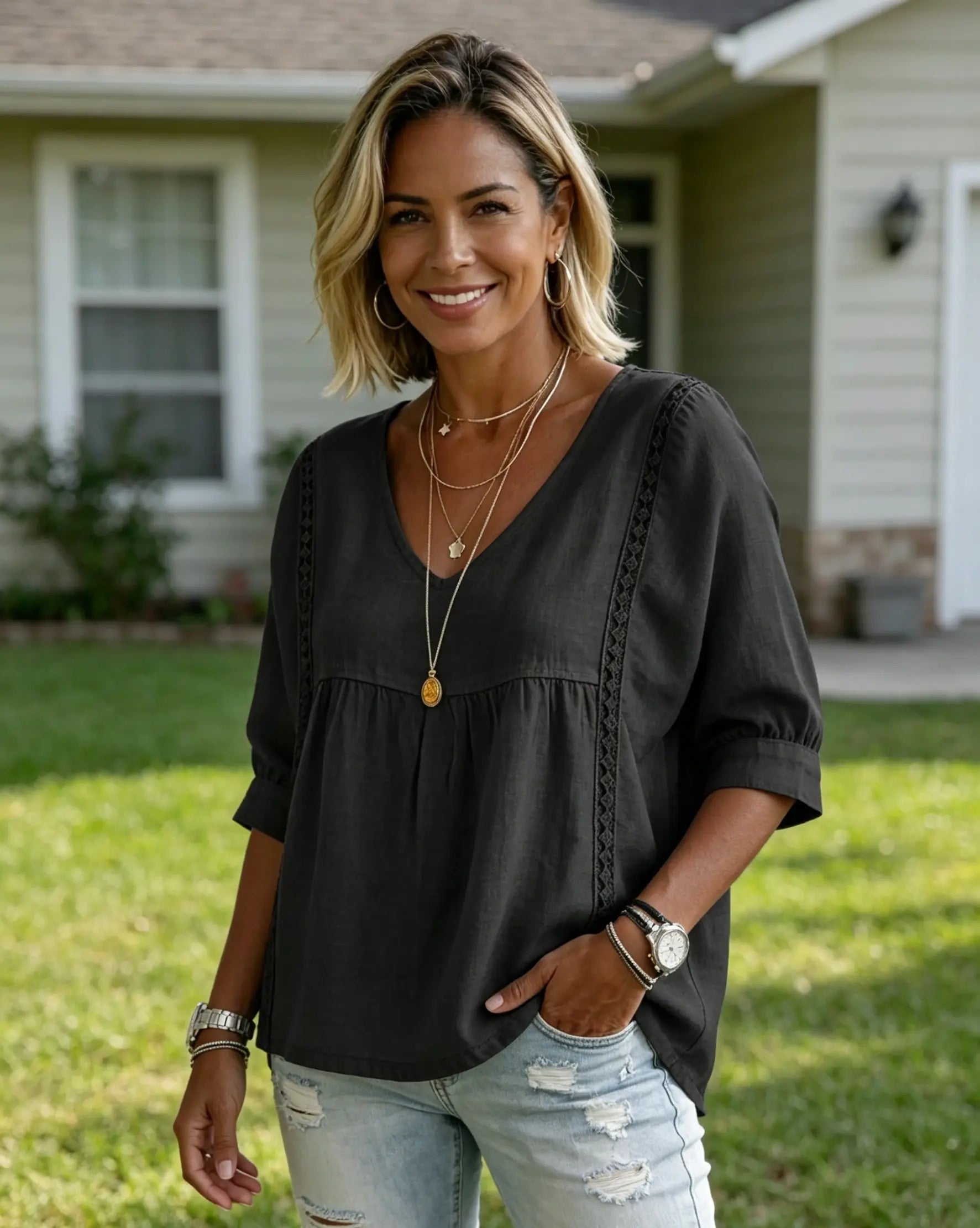 Women's fashionable loose-fitting three-quarter length puff sleeve V-neck lace shirt