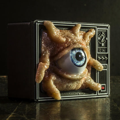 👁️Realistic and terrifying eyeball decorations📺Full Vision TV Big Eye TV Ornament