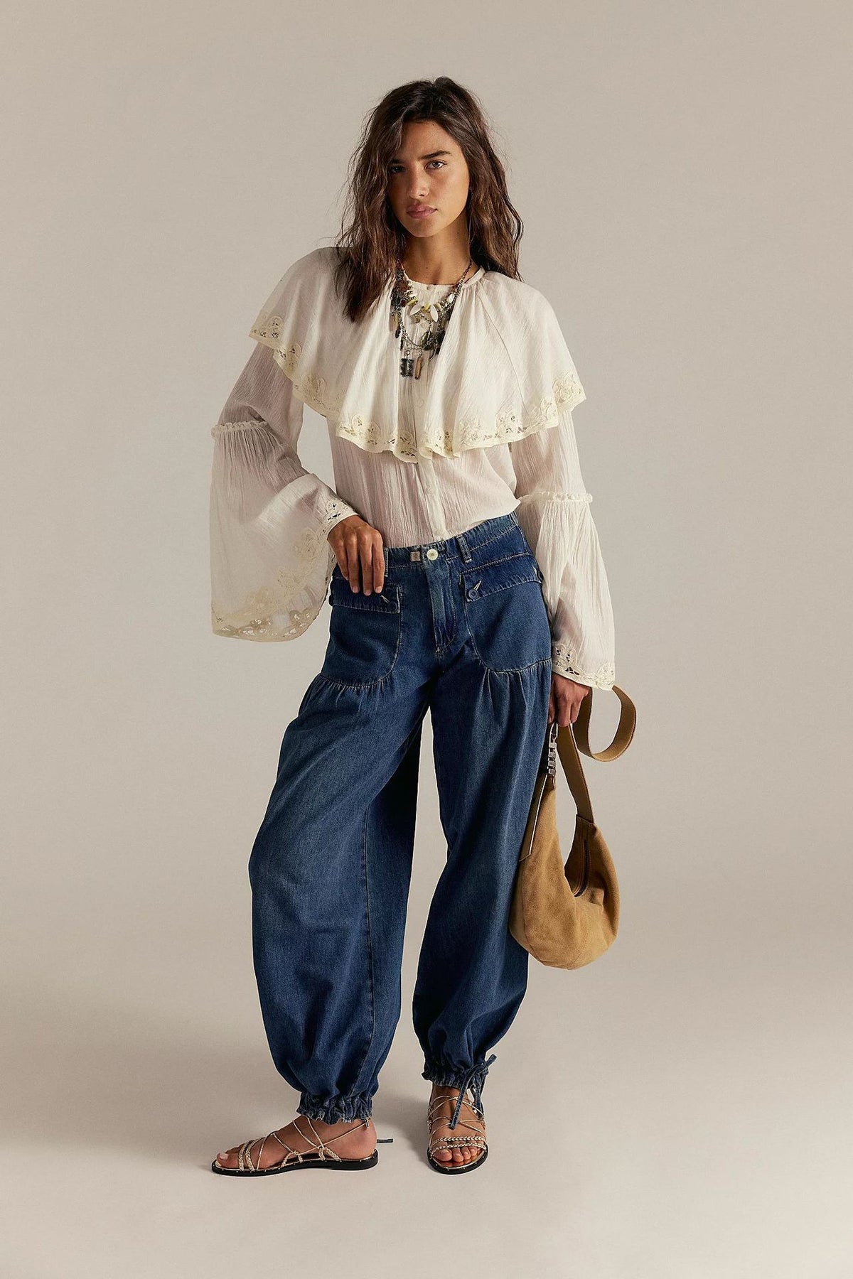 Retro mid-rise pleated loose-fitting tapered jeans