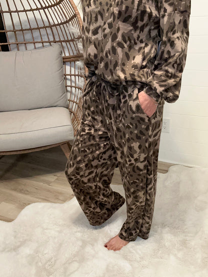 ⏰Hot Sale-Women's Cozy Leopard Print Two - Piece Set (Buy 2 Free Shipping)