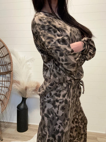 ⏰Hot Sale-Women's Cozy Leopard Print Two - Piece Set (Buy 2 Free Shipping)
