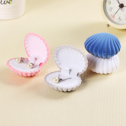 Shell-Shaped Velvet Jewelry Box