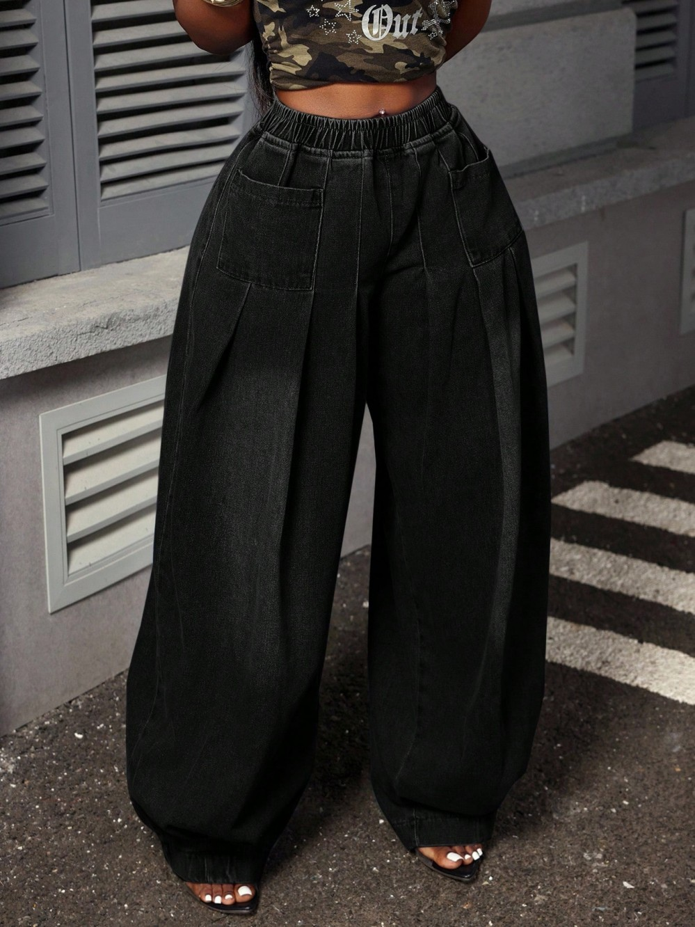 Wide Leg Pleated Denim Jeans