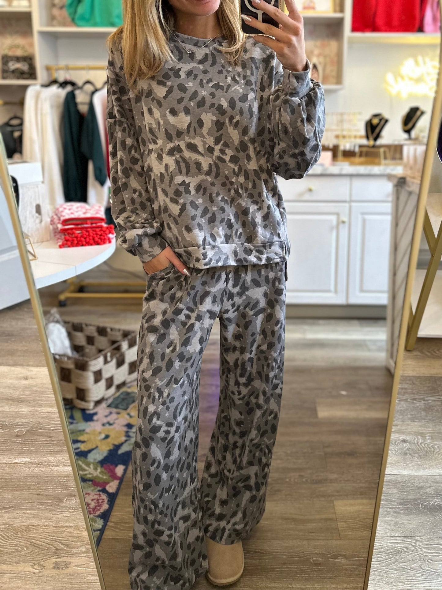 ⏰Hot Sale-Women's Cozy Leopard Print Two - Piece Set (Buy 2 Free Shipping)