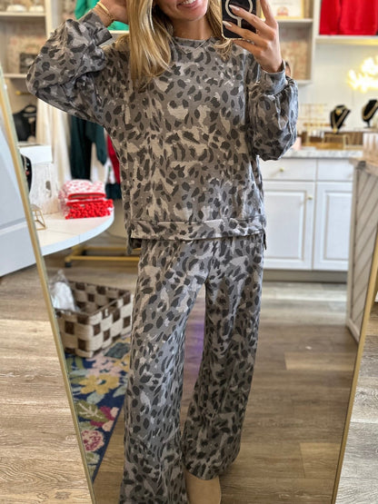 ⏰Hot Sale-Women's Cozy Leopard Print Two - Piece Set (Buy 2 Free Shipping)